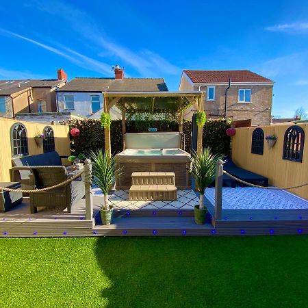 New…The Hottub House Blackpool Pleasure Beach Екстериор снимка