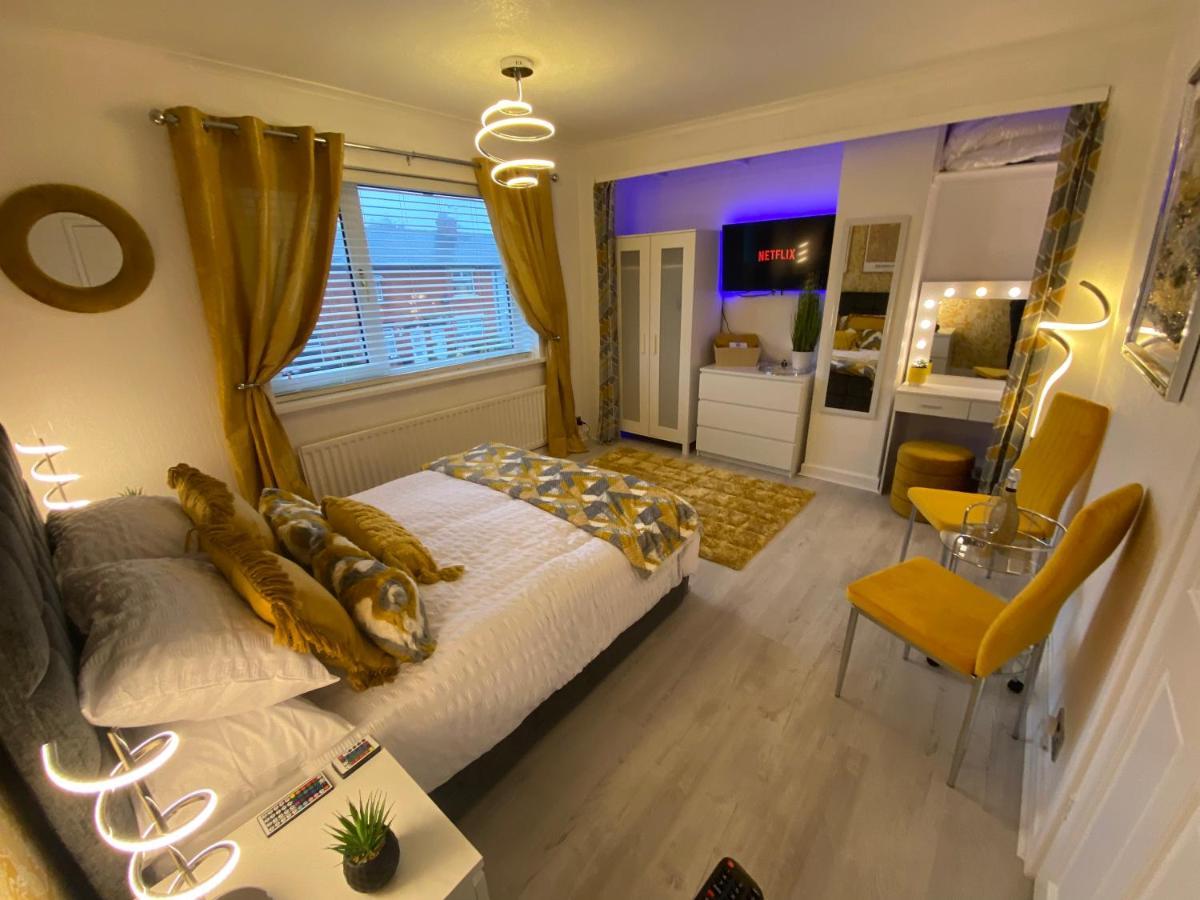 New…The Hottub House Blackpool Pleasure Beach Екстериор снимка