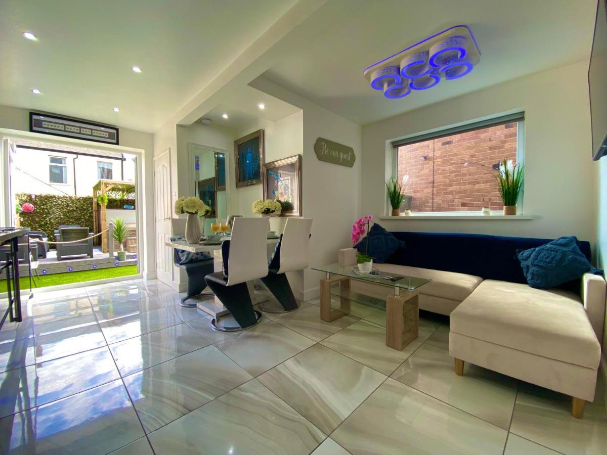 New…The Hottub House Blackpool Pleasure Beach Екстериор снимка