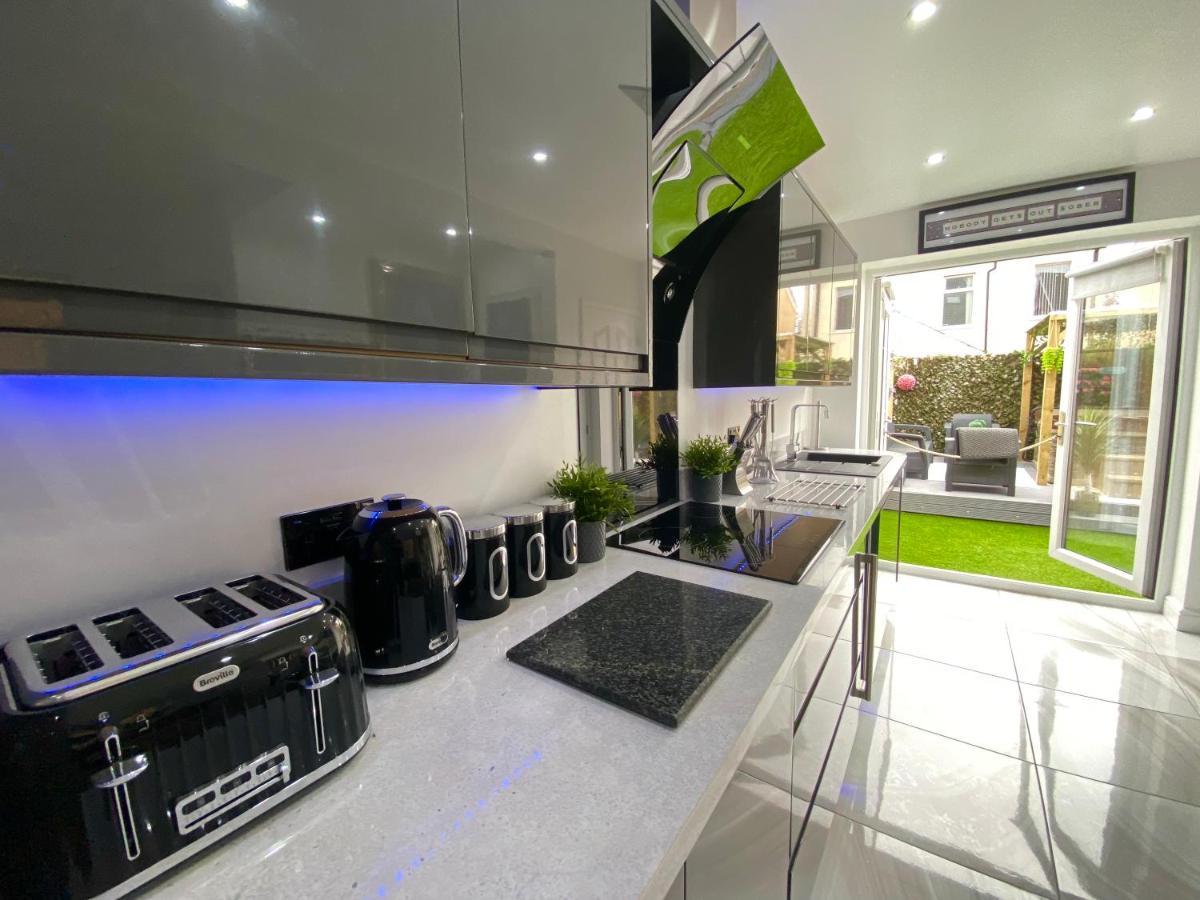 New…The Hottub House Blackpool Pleasure Beach Екстериор снимка