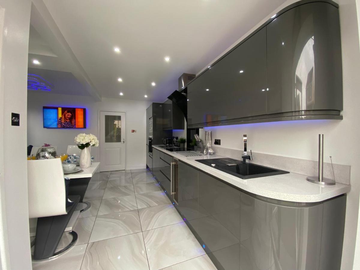 New…The Hottub House Blackpool Pleasure Beach Екстериор снимка