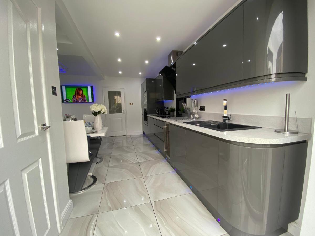 New…The Hottub House Blackpool Pleasure Beach Екстериор снимка