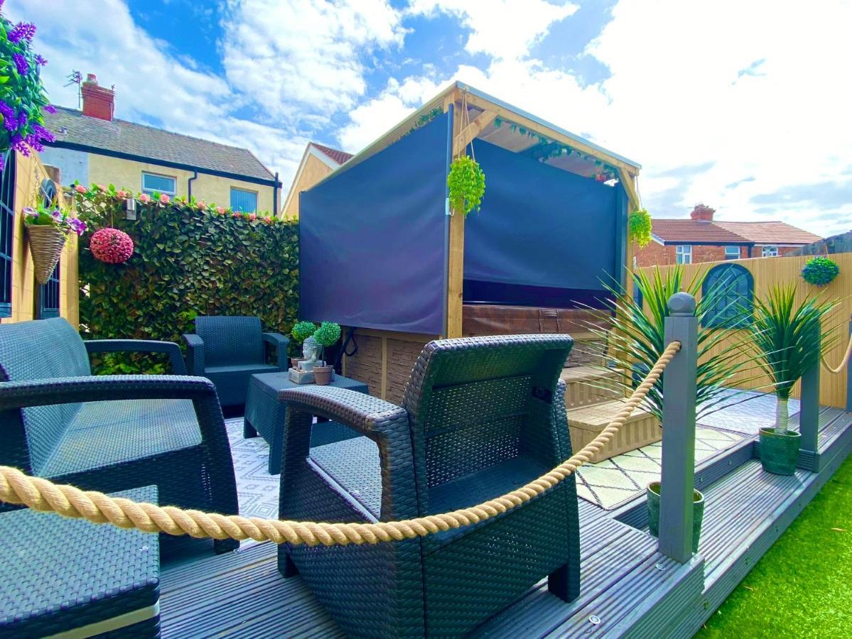 New…The Hottub House Blackpool Pleasure Beach Екстериор снимка